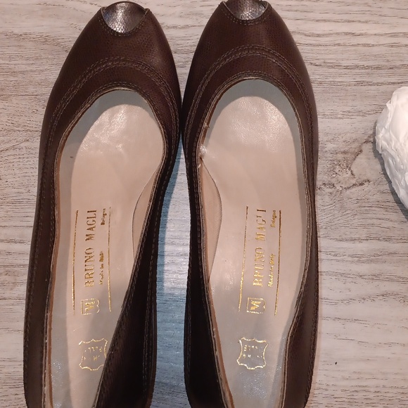 Bruno Magli women's shoes - Picture 1 of 7